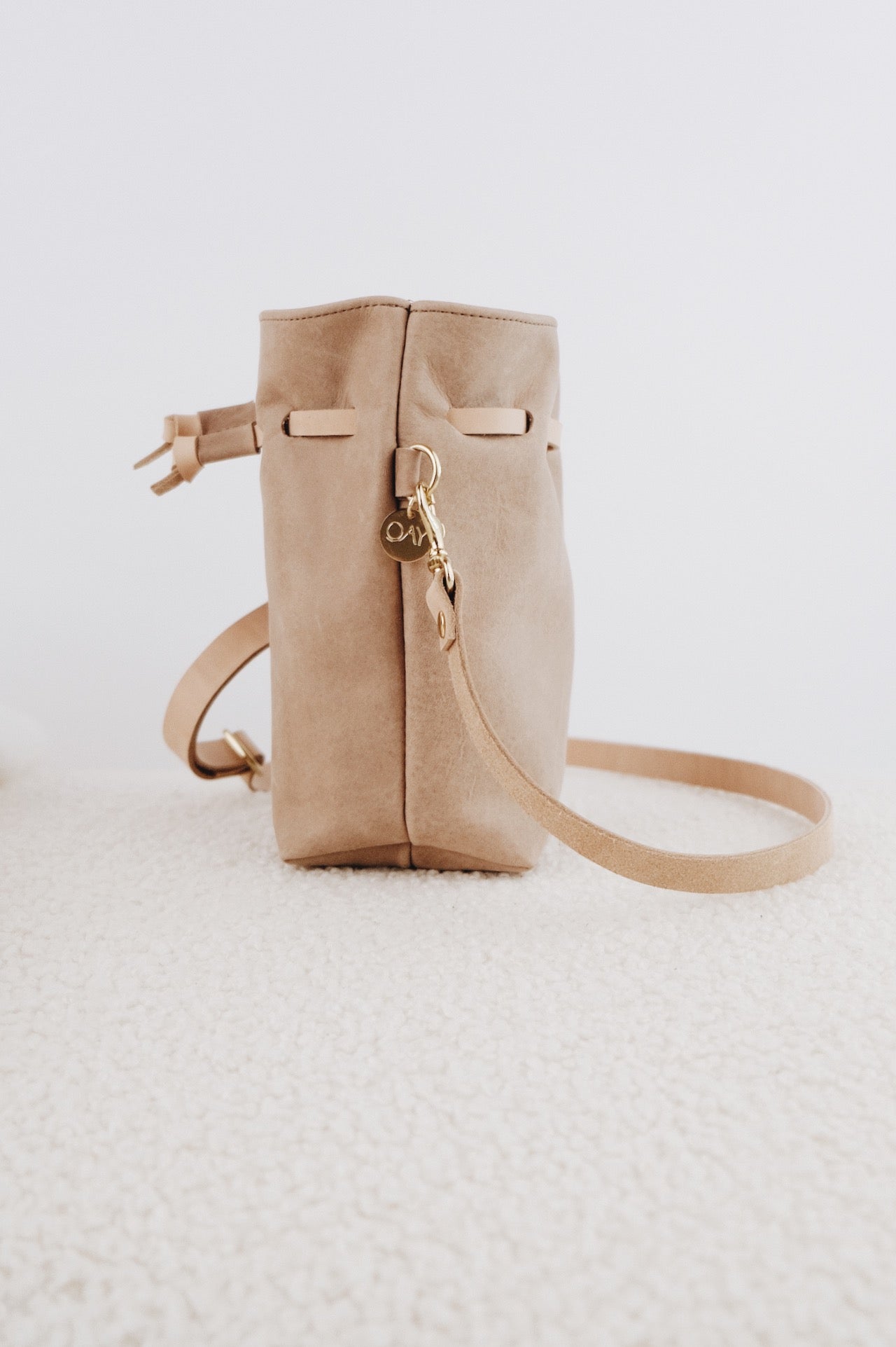 Sezane liberte best sale bucket bag