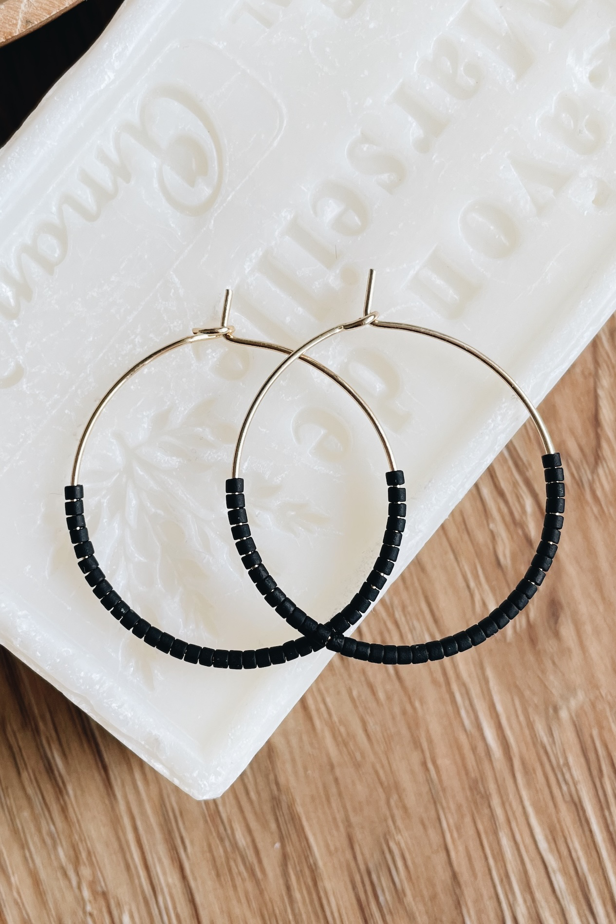 SKINNY HOOPS Creolen | schwarz